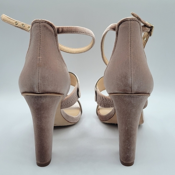 Vince Camuto Robeka Chunky High Heel sandal in blush 9.5 - Picture 5 of 13